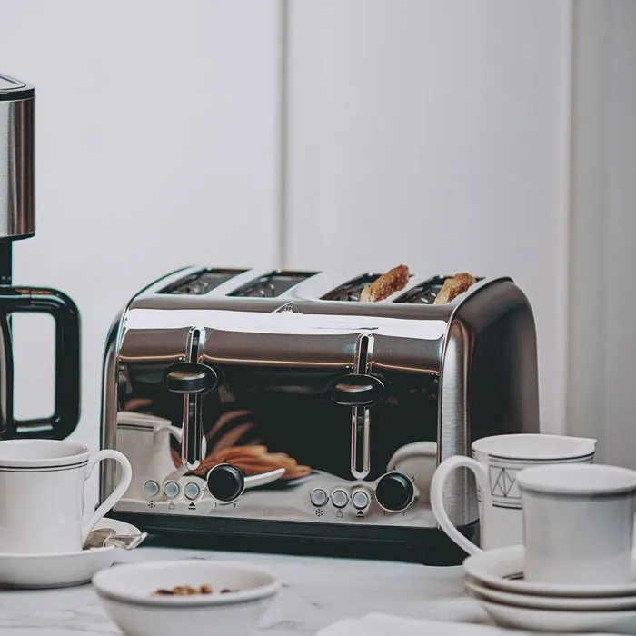 Livoo DOD197 Grille-pain 4 fentes - 1700 W - Acier inoxydable - 2 thermostats réglables indépendants - Fonctions dégivrage et réchauffage Livoo DOD197 Grille-pain 4 fentes - 1700 W - Acier inoxydable - 2 thermostats réglables indépendants - Fonctions dégivrage et réchauffage