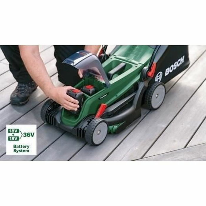 Bosch UniversalRotak 37-550 Cortéspedes avec 2 batteries 4 Ah et chargeur