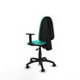 Chaise de bureau Aýna avec mécanisme Asincro, revêtement en simili cuir turquoise. Équipée d'une base en polyamide noir, d'accoudoirs 1D et de roulettes pour parquet