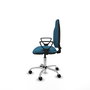 Chaise de bureau Algarra avec mécanisme de contact permanent de base, rembourrée de tissu vert pétrole. Équipée d'une base chromée, d'accoudoirs fixes et de roulettes en nylon de 50 mm.