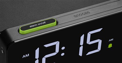Braun BC-21-B Réveil digital avec charge sans fil 10 W et écran LCD VA, noir
