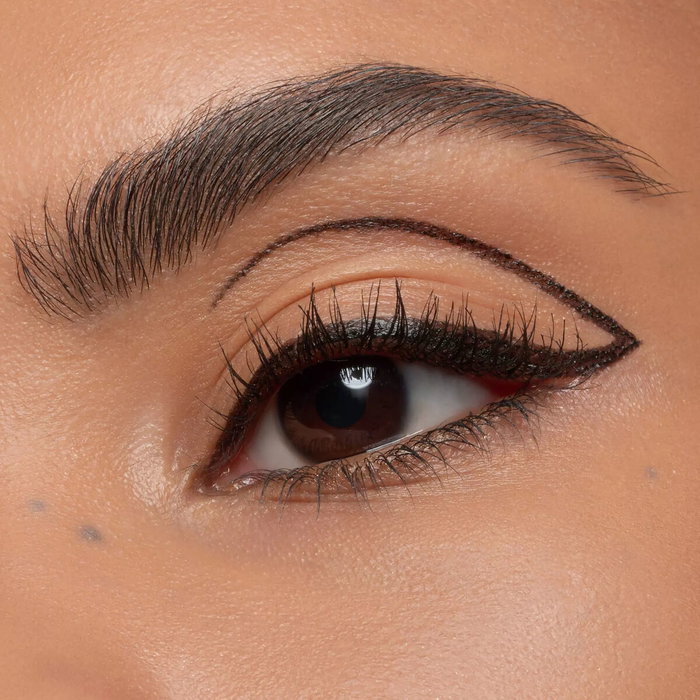 Essence Eyeliner Pen Précis et Intense Noir le plus noir Essence Eyeliner Pen Précis et Intense Noir le plus noir