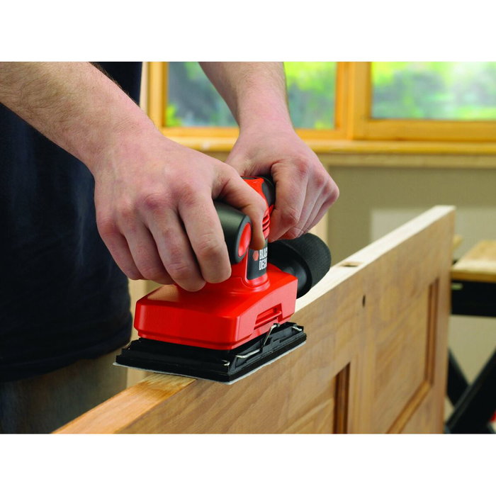 Black + Decker KA320EKA-QS Ponceuse vibrante 240W Black + Decker KA320EKA-QS Ponceuse vibrante 240W