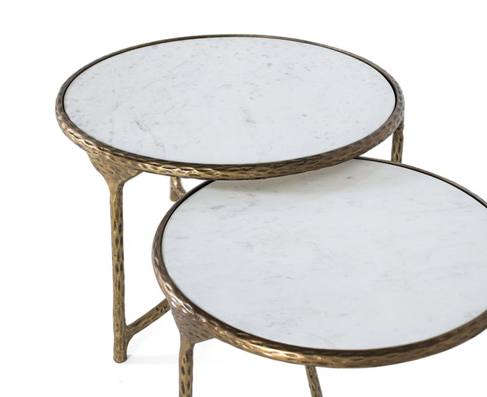 GINER Y COLOMER - Lot de 2 tables basses rondes en fer et marbre, design contemporain, couleur doré et blanc GINER Y COLOMER - Lot de 2 tables basses rondes en fer et marbre, design contemporain, couleur doré et blanc