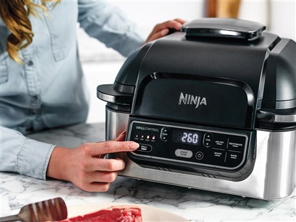 Ninja AG301EU Grill de cuisine + Friteuse à air 5-en-1 Ninja Foodi - 5,7 L, 3,8 L, parrillade pour 4 personnes (Cuit, grille, frit, rôtit, déshydrate)