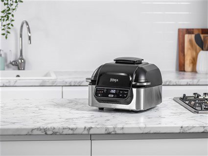 Ninja AG301EU Grill de cuisine + Friteuse à air 5-en-1 Ninja Foodi - 5,7 L, 3,8 L, parrillade pour 4 personnes (Cuit, grille, frit, rôtit, déshydrate)