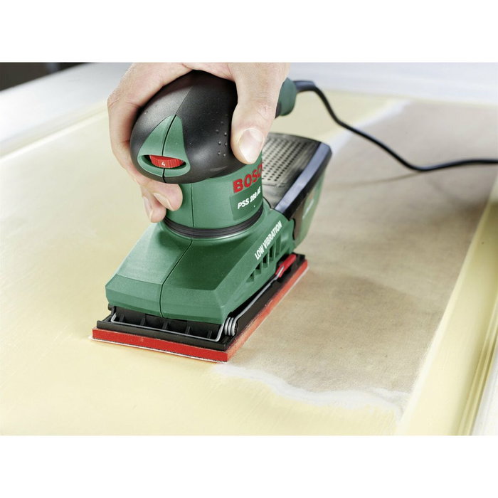 Bosch PSS 250 AE Ponceuse vibrante avec coffret de rangement