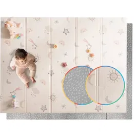Nuby Tapis de jeux bébé réversible et pliable, 200x150 cm, mousse douce, arc-en-ciel