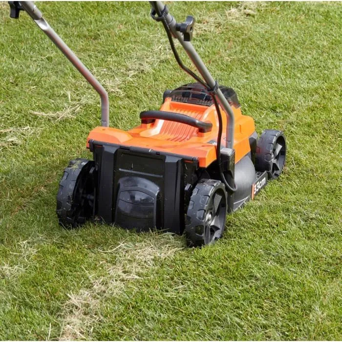 Black + Decker Tondeuse électrique sans fil 18V 33cm - BCMW3318L2-QW - Avec 2 batteries 2,5Ah et chargeur - Fonction Mulching