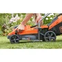 Black + Decker Tondeuse électrique sans fil 18V 33cm - BCMW3318L2-QW - Avec 2 batteries 2,5Ah et chargeur - Fonction Mulching