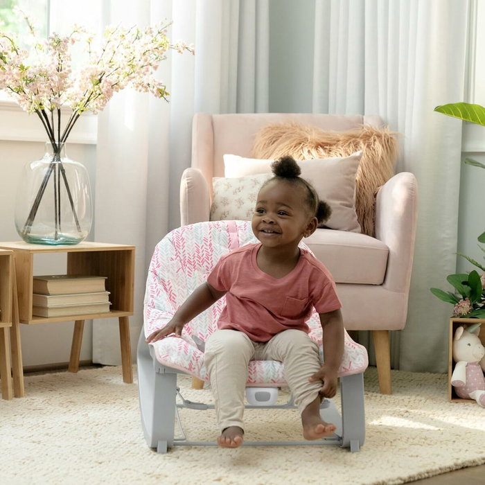 Ingenuity Keep Cozy Lily - Transat bébé évolutif 3-en-1 avec vibration Ingenuity Keep Cozy Lily - Transat bébé évolutif 3-en-1 avec vibration