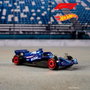 Hot Wheels - Pack de 5 Voitures de F1 à l'échelle 1:64 - Détails métalliques - Inclut RB, Sauber, Haas, McLaren, Alpine