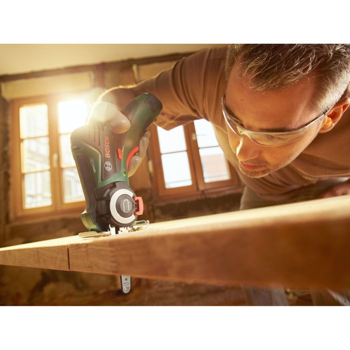 Bosch Easycut 12 - Scie coupe droite sans-fil avec lame NanoBlade et batterie 12V-2,5Ah