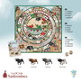 Deqube Jeu de l'Oca Thématique San Fermin avec 4 Figurines de Taureau Collecta, Instructions Multilingues et Dés en Bois - Pour 3 Ans et Plus