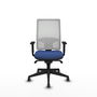 Chaise Horna Synchro 5 positions tissu Bleu foncé Maille Blanc Base pyramidale noire Accoudoir 1D Sans appui-tête Roulettes 65mm pour moquette