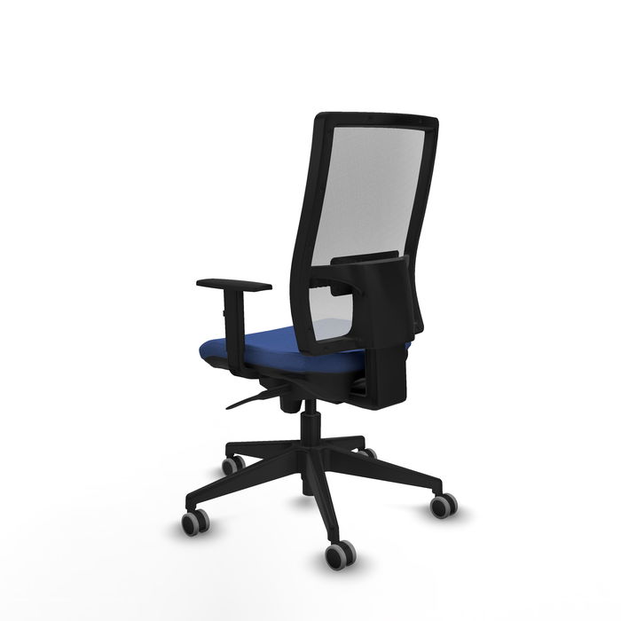 Chaise Horna Synchro 5 positions tissu Bleu foncé Maille Blanc Base pyramidale noire Accoudoir 1D Sans appui-tête Roulettes 65mm pour moquette