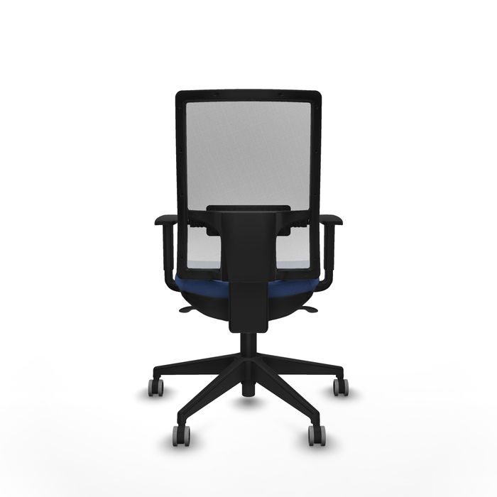 Chaise Horna Synchro 5 positions tissu Bleu foncé Maille Blanc Base pyramidale noire Accoudoir 1D Sans appui-tête Roulettes 65mm pour moquette