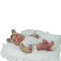 Muñecas Arias Muñeca Elegance Andie, Poupée de 40 cm, Beige avec Coussin, Poupée Poids - 3 ans et plus