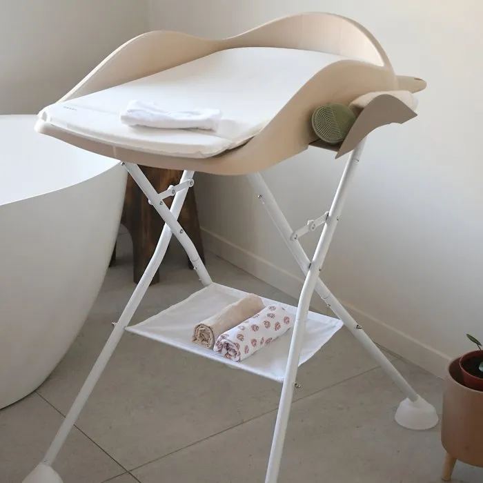 Beaba Plan à Langer Camélé'O Terre d'Argile - Avec Matelas PVC Lavable, Tablettes Rétractables et Système de Fixation Réglable - Éco-Conçu et Fabriqué en France Beaba Plan à Langer Camélé'O Terre d'Argile - Avec Matelas PVC Lavable, Tablettes Rétractables et Système de Fixation Réglable - Éco-Conçu et Fabriqué en France