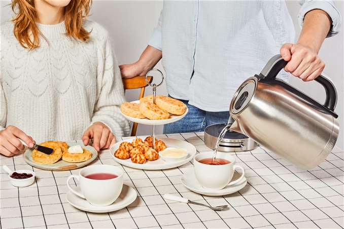 KitchenAid 5KEK1701 ESX Bouilloire électrique en acier inoxydable avec chauffage précis et 7 températures (50°C à 100°C)