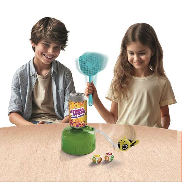 Bizak - Jeu de société 'Attrape la guêpe' - Jeu avec dés pour enfants à partir de 5 ans - Langue du jeu : espagnol Bizak - Jeu de société 'Attrape la guêpe' - Jeu avec dés pour enfants à partir de 5 ans - Langue du jeu : espagnol