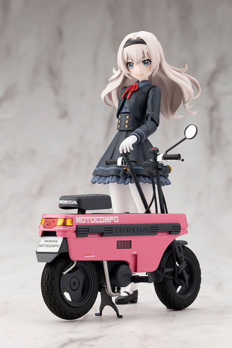 Kotobukiya Sousai Shojo Teien Emma Koishikawa Nocturne avec Honda AB12 Motocompo 1/10