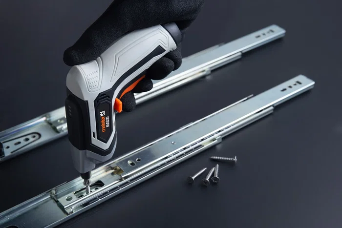 Meister MAS36 Visseuse sans fil 3,6V avec batterie Li-ion 2,0 Ah, couple 5 Nm, vitesse 220 tours/min, éclairage LED et grip confortable