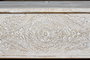 GINER Y COLOMER Baûl coffre de rangement en bois de manguier massif, finition blanc vieilli avec détails en bronze, 150 x 60 x 50 cm