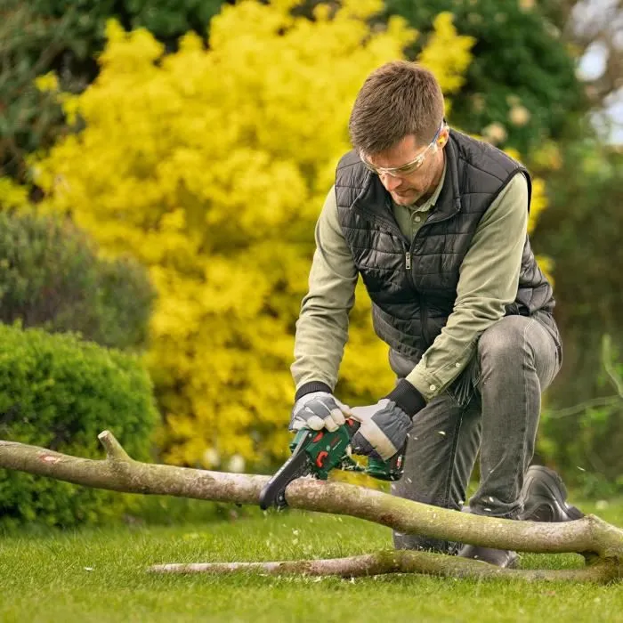 Oregon Chaîne de Tronçonneuse 15 cm, Jauge 1.1 mm, Pas 0.325", Chromée, Réduit les Vibrations, pour Excellentes Performances de Coupe Oregon Chaîne de Tronçonneuse 15 cm, Jauge 1.1 mm, Pas 0.325", Chromée, Réduit les Vibrations, pour Excellentes Performances de Coupe