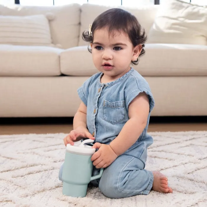 Infantino Ma Première Tasse en Silicone pour Bébé, 255 ml, Anti-Fuite avec Poignée et Paille Sécurisée - Moody Blue