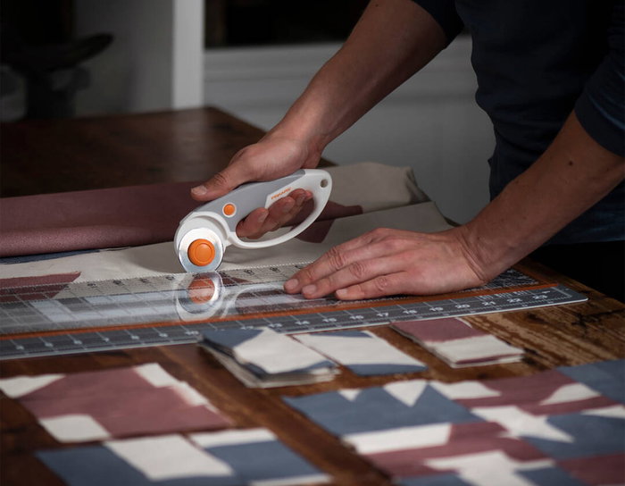 Fiskars Cutter rotatif avec lame en titane 45 mm