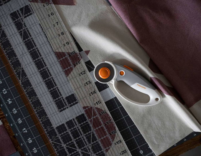 Fiskars Cutter rotatif avec lame en titane 45 mm