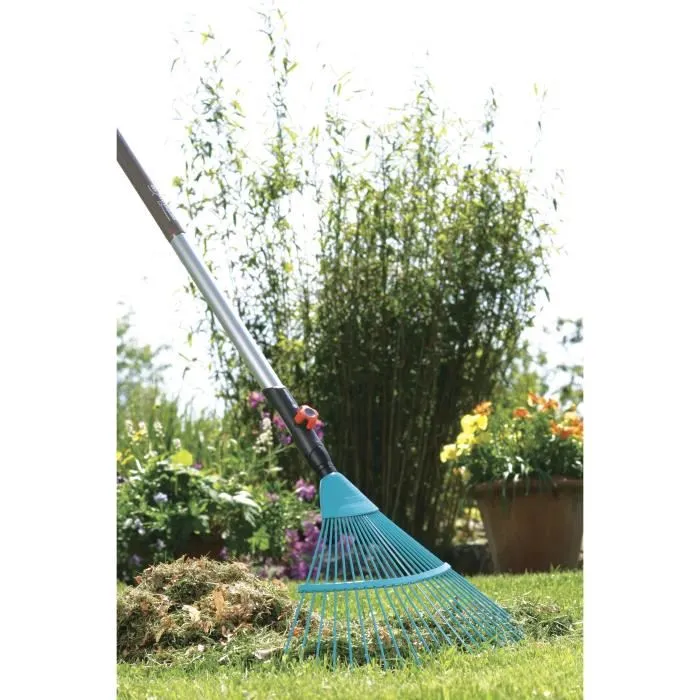 Gardena Râteau à Gazon Combisystem 50 cm - 22 Dents en Fil de Fer Solide - Pour Ratissage et Ramassage - Durable Gardena Râteau à Gazon Combisystem 50 cm - 22 Dents en Fil de Fer Solide - Pour Ratissage et Ramassage - Durable