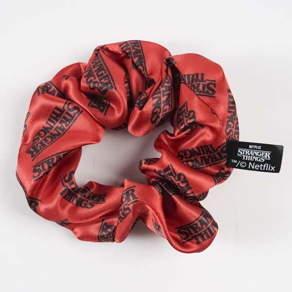 Cerdá - Set de soins personnels Stranger Things - Boîte de rangement 19.0 x 27.0 x 5.5 cm - À partir de 36 mois - Rouge