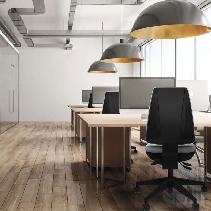 Chaise Elche Asynchrone Cuir écologique Gris foncé Base pyramidale noire Sans accoudoirs Sans appui-tête Roulettes 65mm nylon