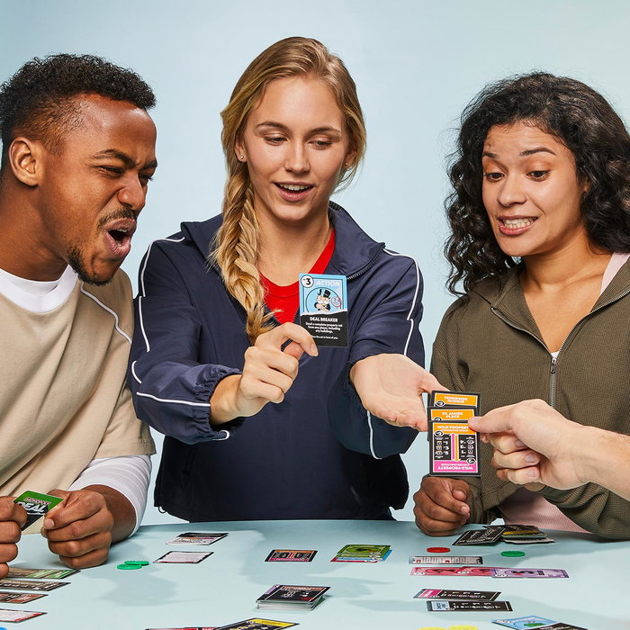 Monopoly Deal No Mercy G3071 Hasbro, jeu de cartes, versions portugaise et espagnole, pour adultes et enfants à partir de 8 ans