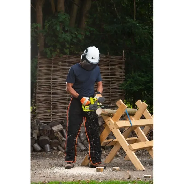 Ryobi - Tronçonneuse sans fil compacte 18V ONE+ RY18CS20A-125 - Guide 20 cm - Vitesse 4,6 m/s - Avec batterie 2,5 Ah et chargeur