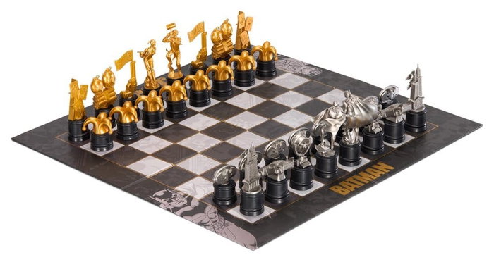 Noble Collection DC Comics Jeu d'échecs Batman vs. The Joker 47 cm