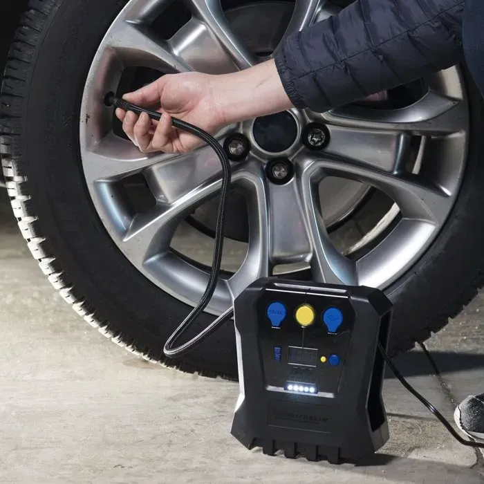 Michelin - Compresseur digital programmable 12V 7 bars avec USB, manomètre digital et LED, pour voiture, moto, vélo, ballons et matelas pneumatiques