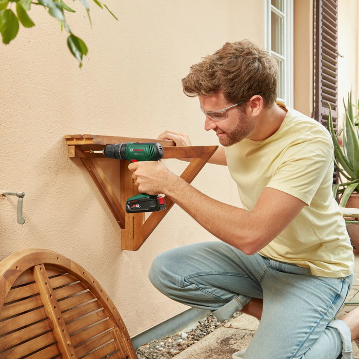 Bosch EasyImpact 18V-40 Perceuse à percussion sans fil avec kit d'accessoires Bosch EasyImpact 18V-40 Perceuse à percussion sans fil avec kit d'accessoires
