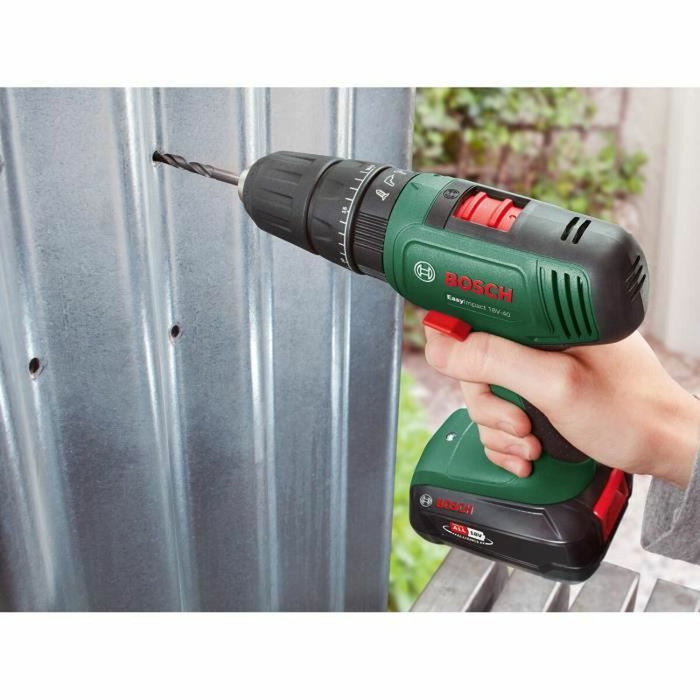 Bosch EasyImpact 18V-40 Perceuse à percussion sans fil avec kit d'accessoires Bosch EasyImpact 18V-40 Perceuse à percussion sans fil avec kit d'accessoires