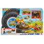 Hot Wheels - Rueda de Acrobacias Monster Trucks - Set de Jeu avec Rampe, Podium et Système de Score - Comprend 1 Camion, 2 Voitures 1:64 et 2 Véhicules Détruits - À Partir de 3 Ans