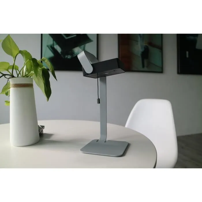 Lampe de table solaire Easy - Aluminium gris avec LED et éclairage blanc chaud de 30 lumens - Tête orientable - Rechargeable par panneau solaire Lampe de table solaire Easy - Aluminium gris avec LED et éclairage blanc chaud de 30 lumens - Tête orientable - Rechargeable par panneau solaire