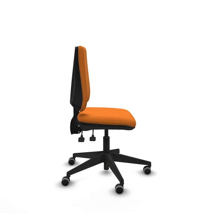 Chaise Elche Asynchrone Cuir écologique Orange Base pyramidale noire Sans accoudoirs Sans appui-tête Roulettes 65mm pour moquette
