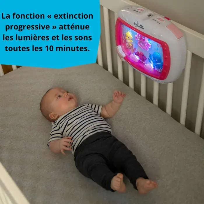 Baby Einstein Sea Dreams Sleep Soother - Veilleuse musicale aquarium bébé avec sons de l'océan, télécommande, personnages mobiles et lumières scintillantes, rose Baby Einstein Sea Dreams Sleep Soother - Veilleuse musicale aquarium bébé avec sons de l'océan, télécommande, personnages mobiles et lumières scintillantes, rose