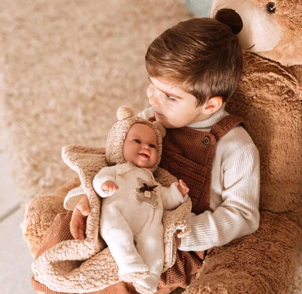 Muñecas Arias - Muñeca Elegance Babyto marron avec manta (peluche lestée) 35 cm, corps souple, langue du produit espagnol