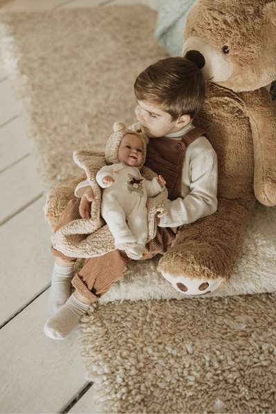 Muñecas Arias - Muñeca Elegance Babyto marron avec manta (peluche lestée) 35 cm, corps souple, langue du produit espagnol