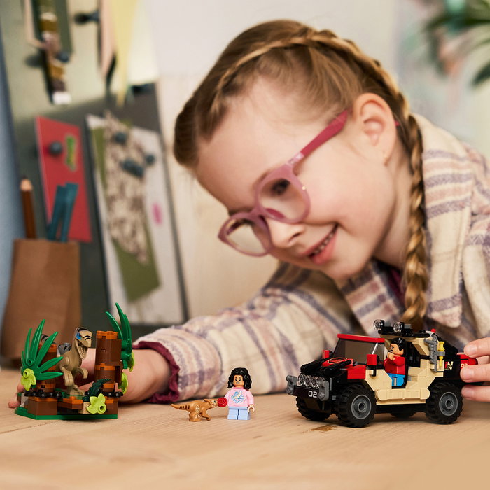 LEGO Jurassic World Véhicule Tout-Terrain et Vélociraptor au Guet (76972) de 285 pièces LEGO Jurassic World Véhicule Tout-Terrain et Vélociraptor au Guet (76972) de 285 pièces