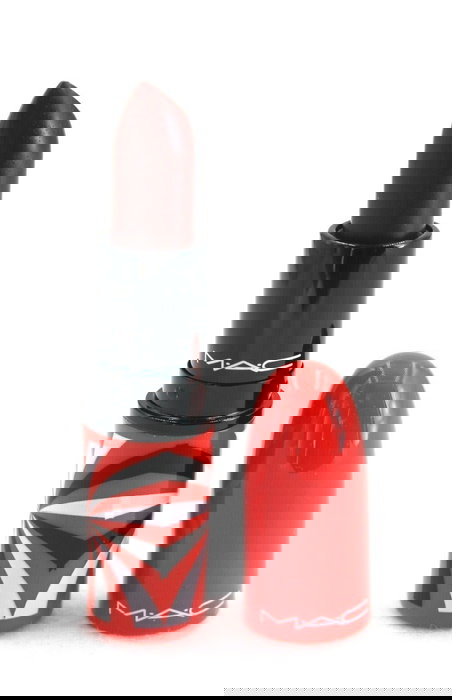 MAC Rouge à lèvres crème mat Charmeur Magique 3 g - Rouge à lèvres pour femme - Maquillage MAC Rouge à lèvres crème mat Charmeur Magique 3 g - Rouge à lèvres pour femme - Maquillage