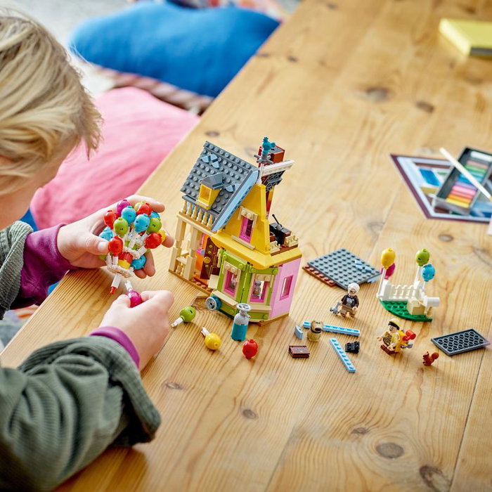 Lego Disney La Maison de Carl du film Là-Haut (43217) - Jeu de construction 9 ans Lego Disney La Maison de Carl du film Là-Haut (43217) - Jeu de construction 9 ans